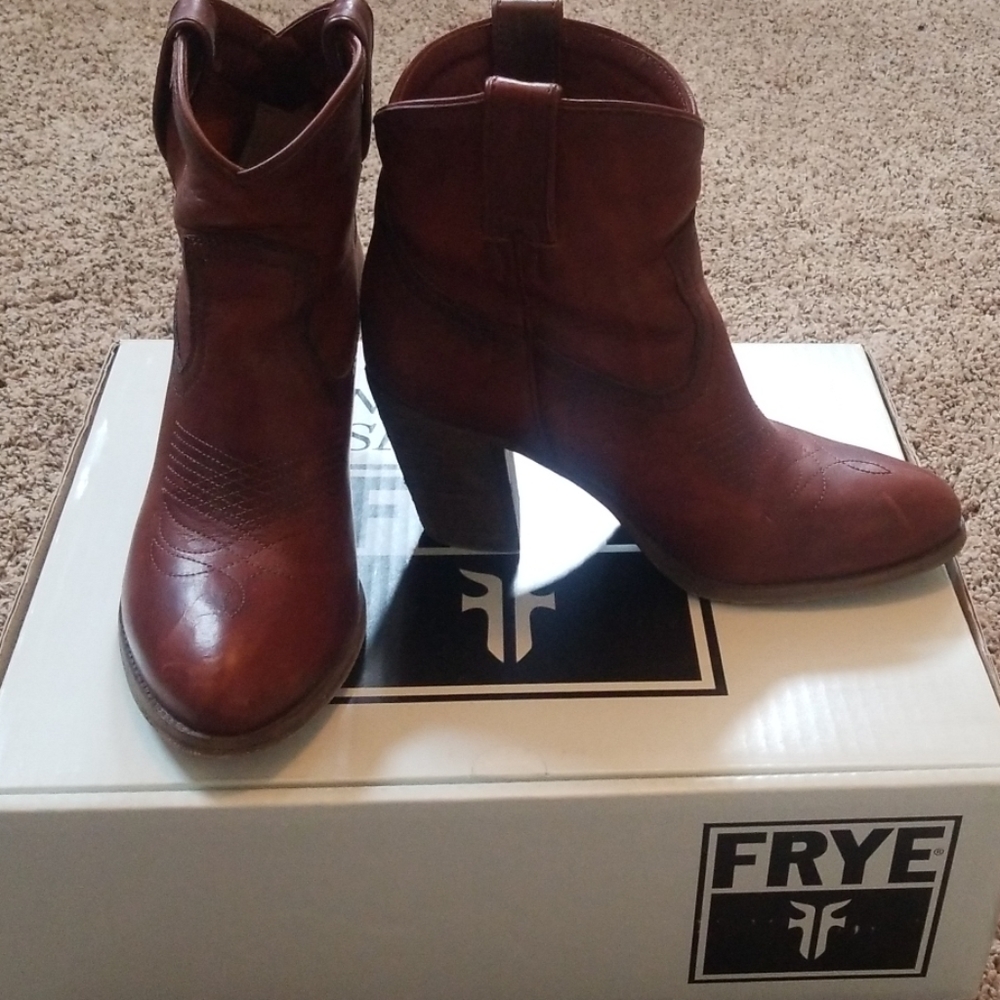Frye Ilana Short Bootie